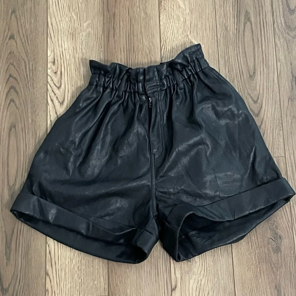Lush Faux Leather Black Shorts Ruffle Waist Stretch‎